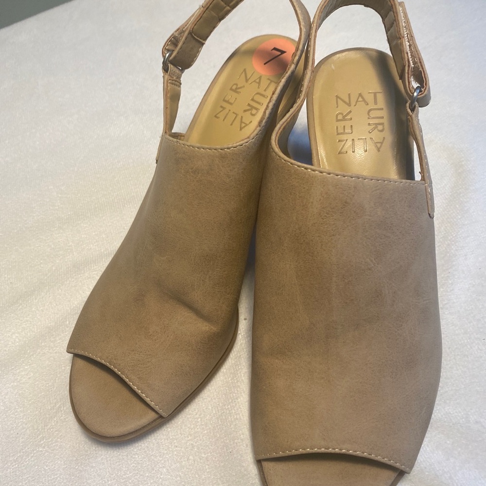 Naturalizer Tan Heels New
